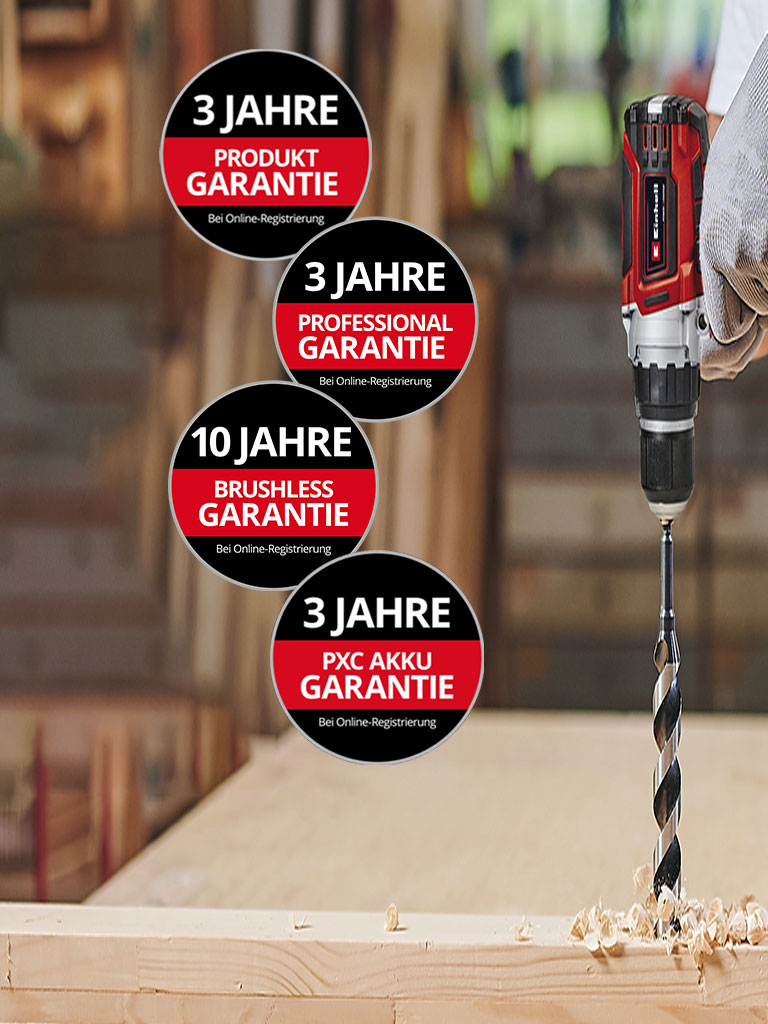 Hier sehen Sie einen Mann in einer Werkstatt mit einer Einhell-Bohrmaschine im Einsatz. Außerdem wurden die Symbole für die verschiedenen Arten der Garantieverlängerung auf dem Bild platziert. Folgende Garantieerweiterungen sind möglich: ‚Produkt Garantie‘, ‚Professional Garantie‘, ‚Brushless Garantie‘, and ‚PXC AkkuGarantie‘.