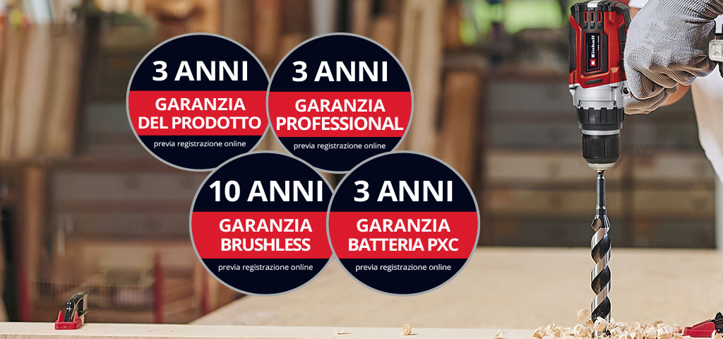 Qui puoi vedere un uomo in un laboratorio con un trapano Einhell in uso. Inoltre, sono state posizionate nell'immagine le icone per i diversi tipi di estensione della garanzia. Le seguenti estensioni di garanzia sono possibili: ‘Garanzia del prodotto’, ‘Garanzia Professional’, ‘Garanzia Brushless’ e ‘Garanzia della batteria’.