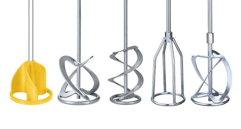 Eine Reihe von verschiedenen Rührquirlen wird nebeneinander präsentiert.