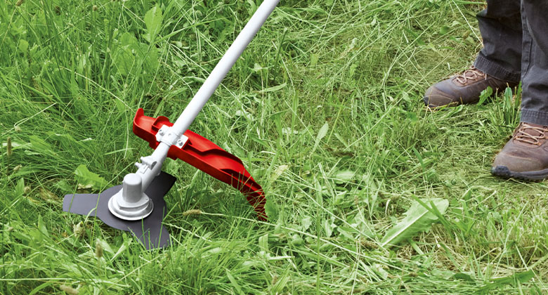 3-Zahn-Messer einer Benzin-Sense