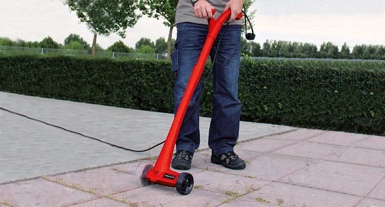 Cordless grout cleaners and surface brushes