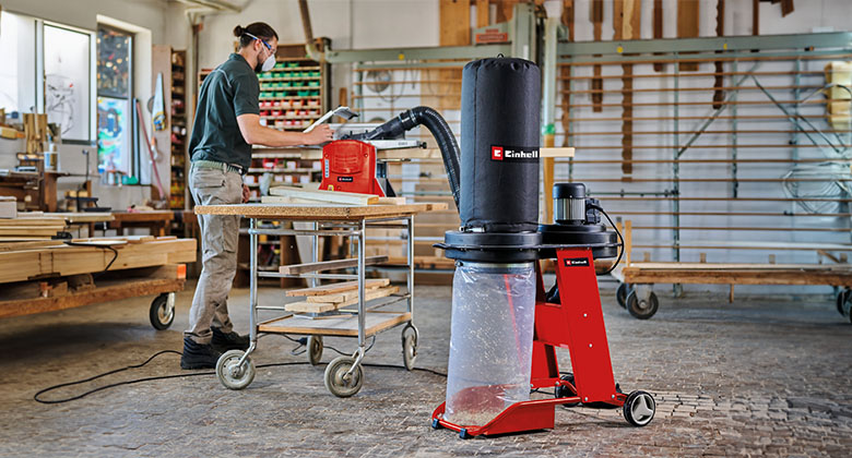 someone is using the einhell suction device